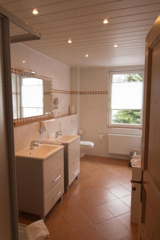 Aparthotel Jaegerhaus Willingen  Bilik gambar